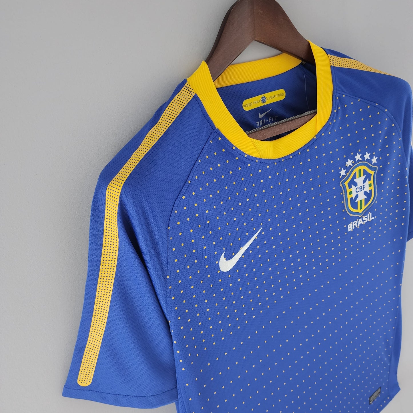 CAMISETA BRASIL II 2010 HOMBRE (RETRO)