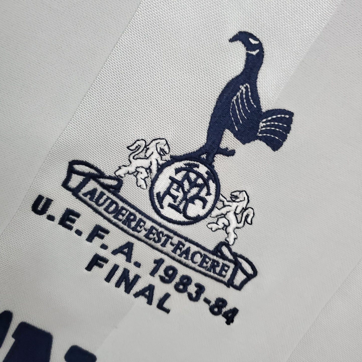 CAMISETA TOTTENHAM l 83/84 HOMBRE (RETRO)