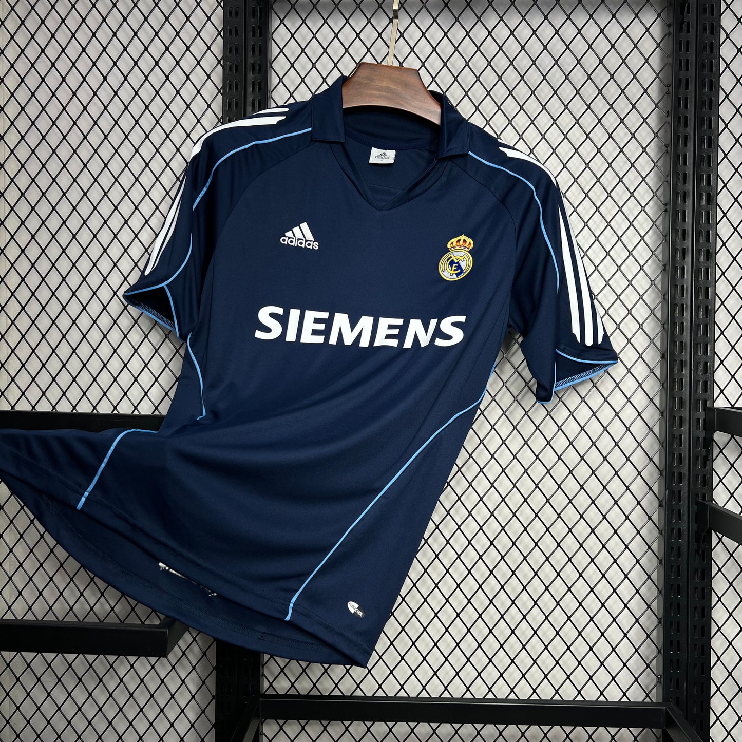 CAMISETA REAL MADRID II 05/06 HOMBRE (RETRO)