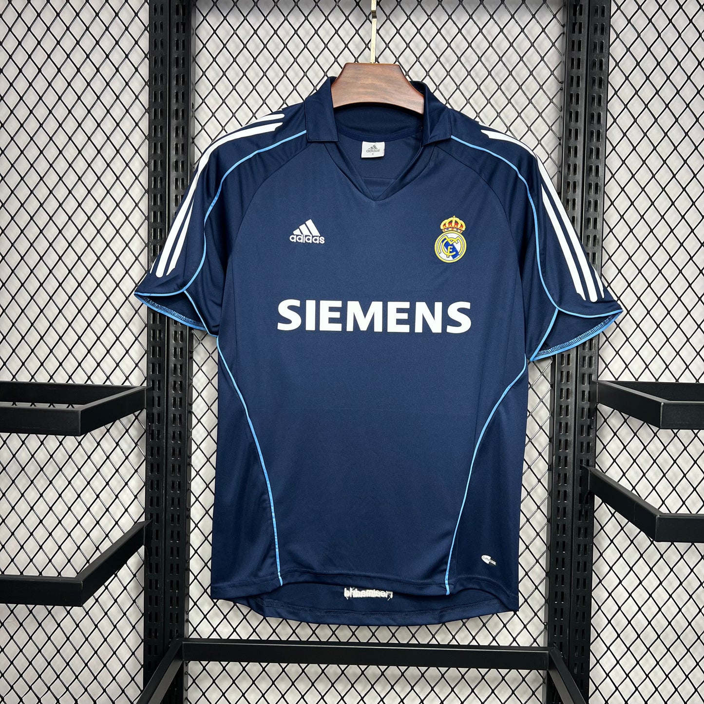 CAMISETA REAL MADRID II 05/06 HOMBRE (RETRO)
