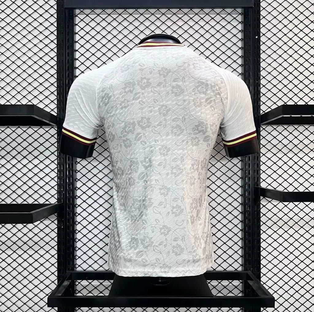 CAMISETA ESPAÑA EDICIÓN ESPECIAL III 2024 HOMBRE (VERSIÓN JUGADOR)