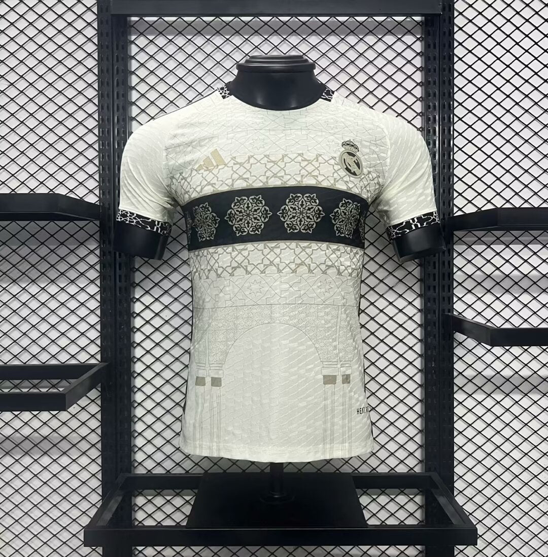 CAMISETA REAL MADRID EDICIÓN ESPECIAL III 24/25 HOMBRE (VERSIÓN JUGADOR)