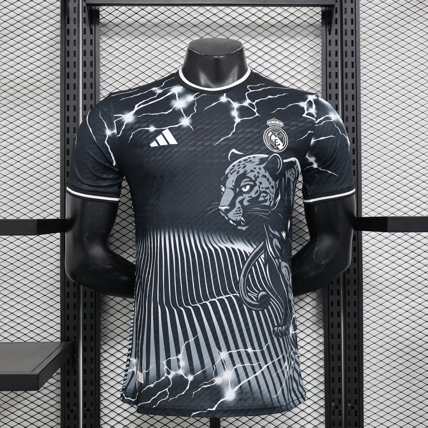 CAMISETA REAL MADRID EDICIÓN ESPECIAL XIII 24/25 HOMBRE (VERSIÓN JUGADOR)
