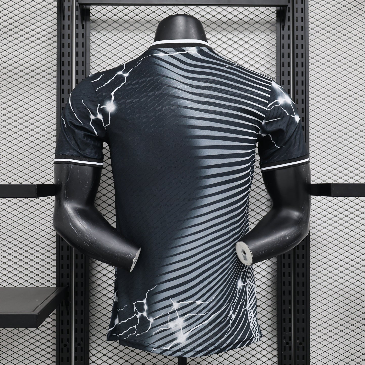 CAMISETA REAL MADRID EDICIÓN ESPECIAL XIII 24/25 HOMBRE (VERSIÓN JUGADOR)