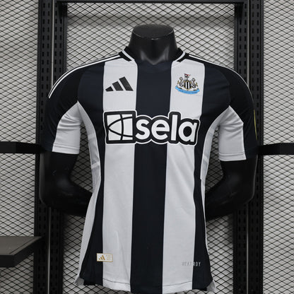 CAMISETA NEWCASTLE I 24/25 HOMBRE (VERSIÓN JUGADOR)