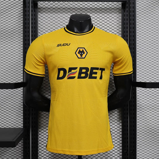 CAMISETA WOLVERHAMPTON I 24/25 HOMBRE (VERSIÓN JUGADOR)
